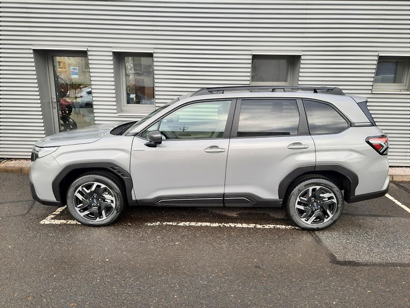 Subaru Forester (2026) NOVÝ FORESTER 2,0i TOURING  - fotka 3 z 7