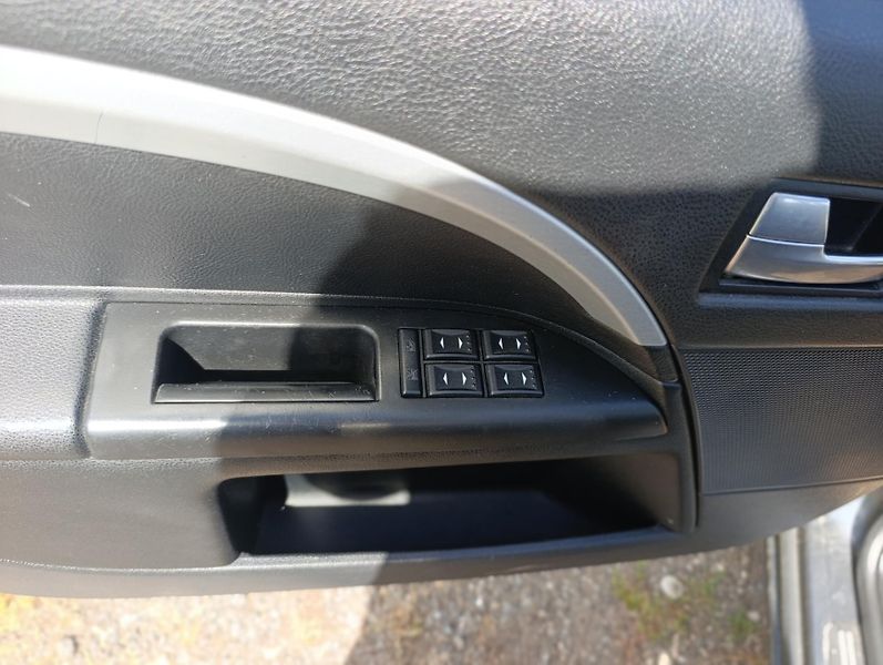 Ford Mondeo (2006) 2.0 TDCi  - fotka 12 z 13