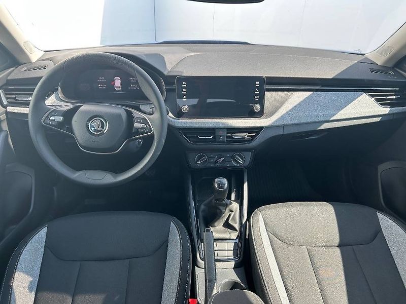 Škoda Kamiq Selection 6MP 1,0TSI - fotka 10 z 23