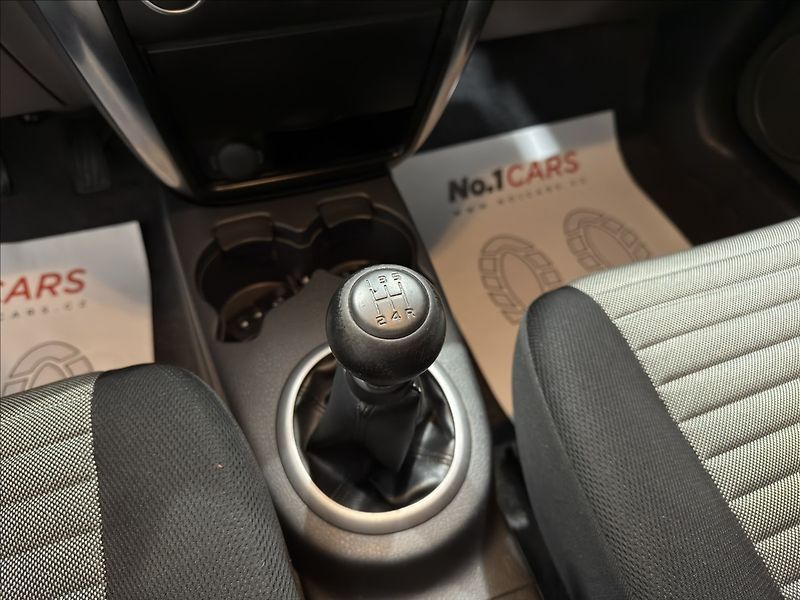 Suzuki SX4 1,6   VVT SPORT-LINE KEYLESS - fotka 15 z 35