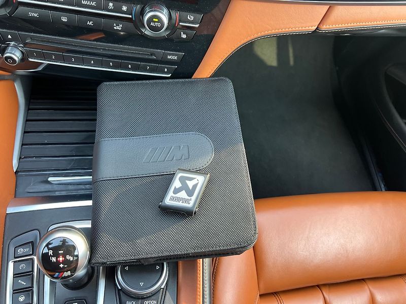 BMW X6 M 4.4 V8 512 kW-Akrapo - fotka 35 z 49