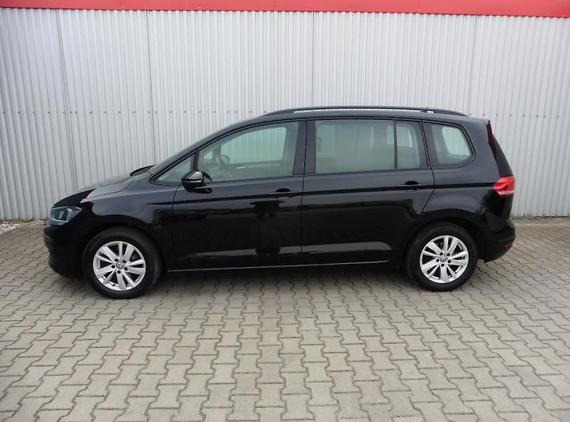 Volkswagen Touran 2,0 TDi Highline Navi - fotka 6 z 19