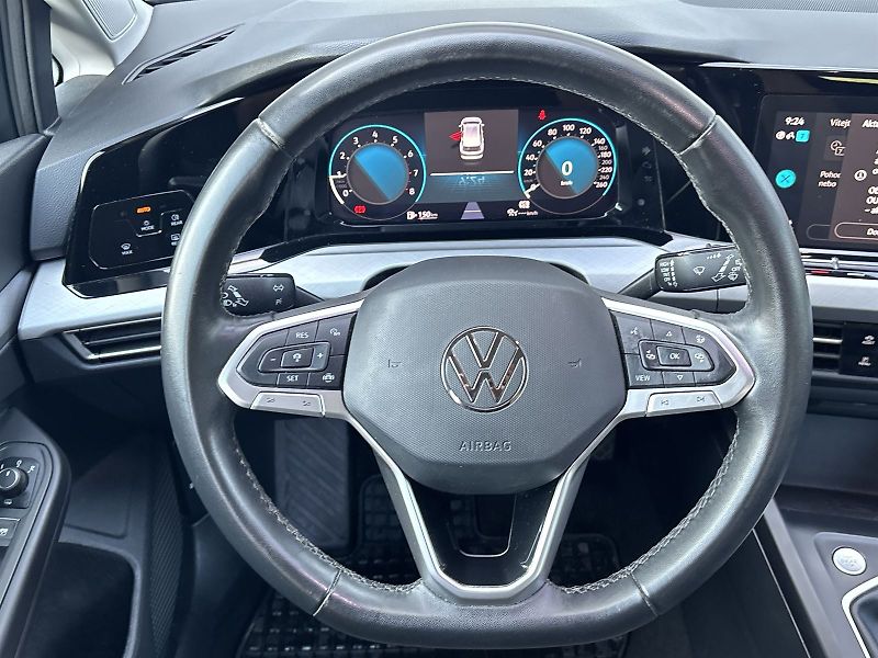 Volkswagen Golf (2023) Variant 1.5 TSI Life - fotka 6 z 31