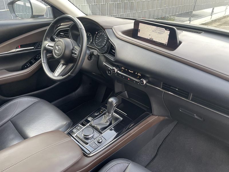 Mazda CX-30 (2022) 2.0 SKYACTIV-X 137kW COSMO 4x4 - fotka 11 z 42