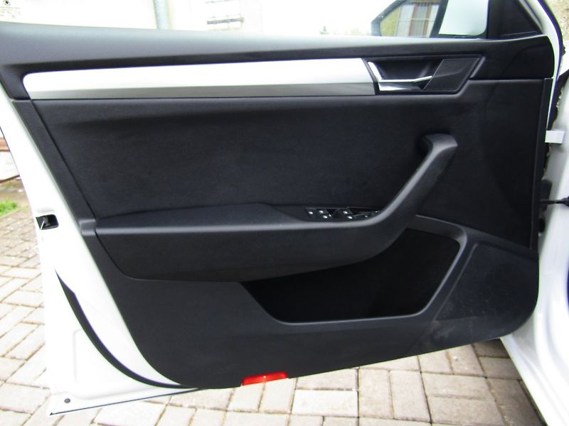 Škoda Superb (2016) 1.6 TDI 88kW - fotka 19 z 38