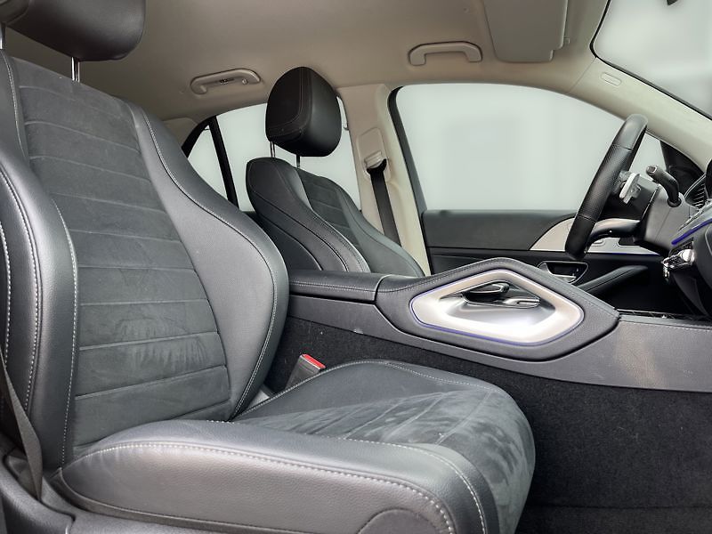 Mercedes-Benz GLE 300d 4MATIC AMG Line - fotka 16 z 21