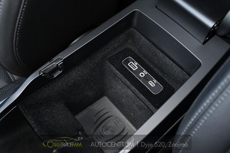 Alfa Romeo Stelvio 2,2D 154kW VELOCE AT8-Q4  - fotka 35 z 53