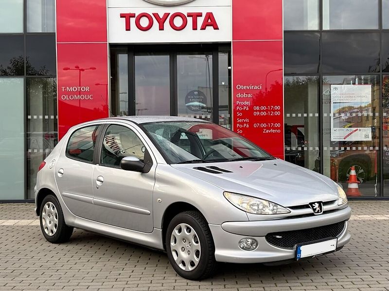 Peugeot 206 1.4 - fotka 4 z 16