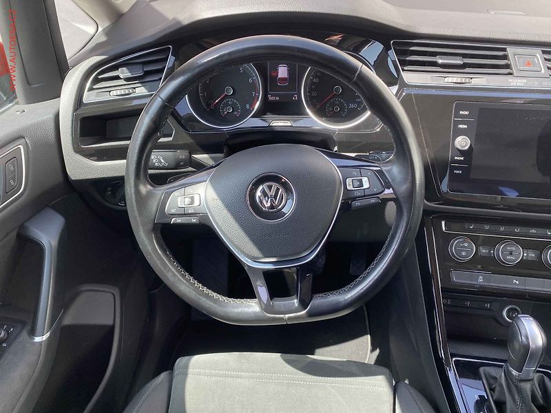 Volkswagen Touran (2017) 1.4 TSi, Highline, DSG, LED - fotka 11 z 19