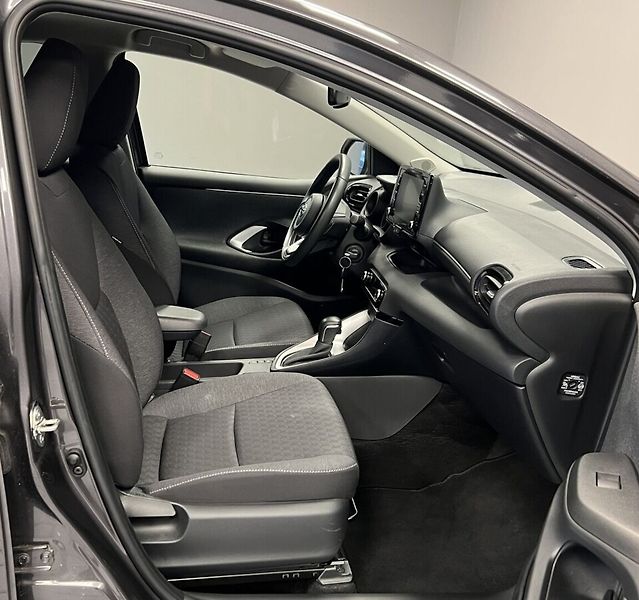 Toyota Yaris 1.5 Hybrid AT COMFORT STYLE TE - fotka 9 z 16
