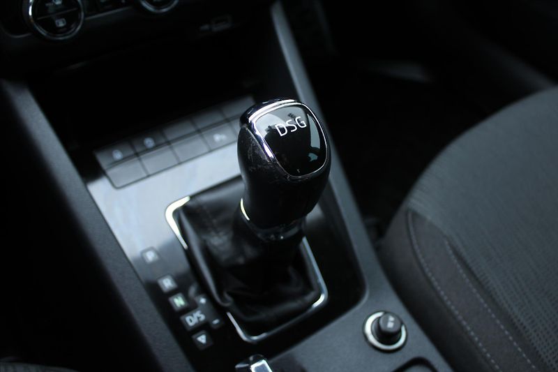 Škoda Octavia 2.0TDI 110kW DSG STYLE ČR - fotka 23 z 26