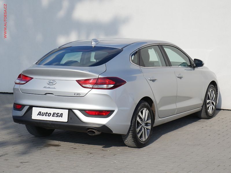 Hyundai i30 (2018) 1.0T-GDi, ČR, AC, temp - fotka 4 z 19