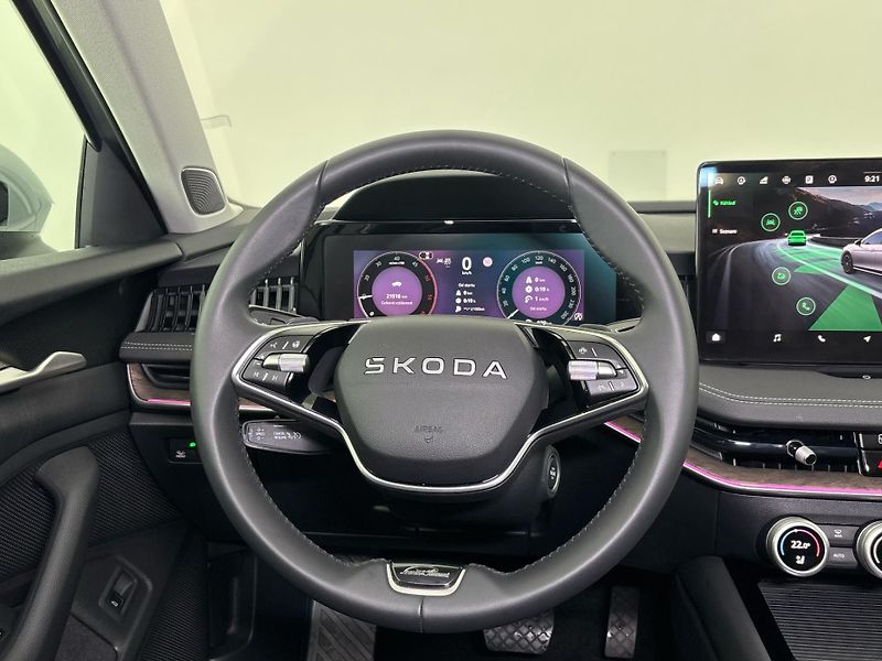Škoda Superb L&K 4x4 DSG - fotka 18 z 30