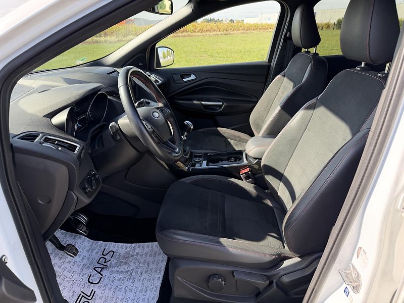 Ford Kuga 1.5 EB ST PANORAMA SERVISKA - fotka 11 z 48