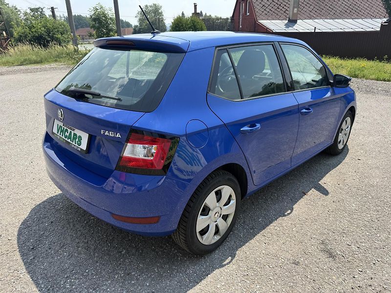 Škoda Fabia 1,0i 70kW  Klimatizace - fotka 4 z 19