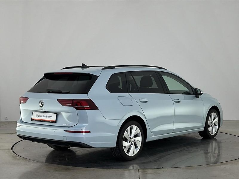 Volkswagen Golf Life DSG - fotka 2 z 29