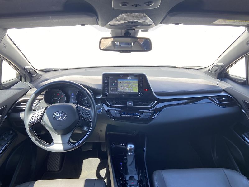 Toyota C-HR 1.8 HSD e-CVT Executive - fotka 5 z 20