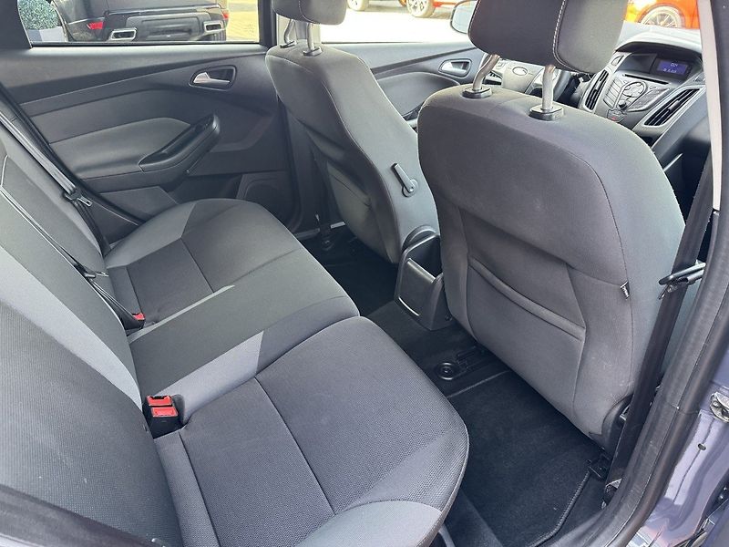 Ford Focus (2011) 1.6i Ti-VCT Klima Servis - fotka 16 z 50