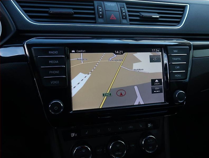 Škoda Superb (2016) Laurin&Klement 2.0 TDI - fotka 22 z 28