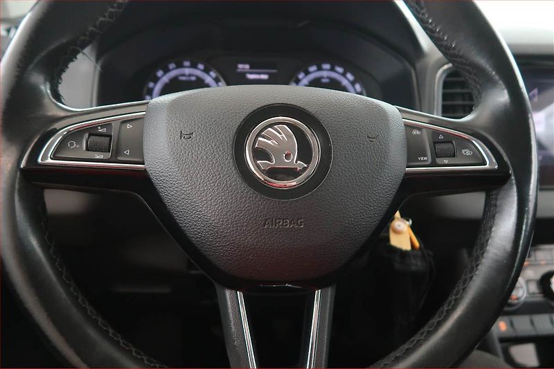 Audi A4 (2009) 2.0 TDI, Xenony, Tempomat - fotka 12 z 15