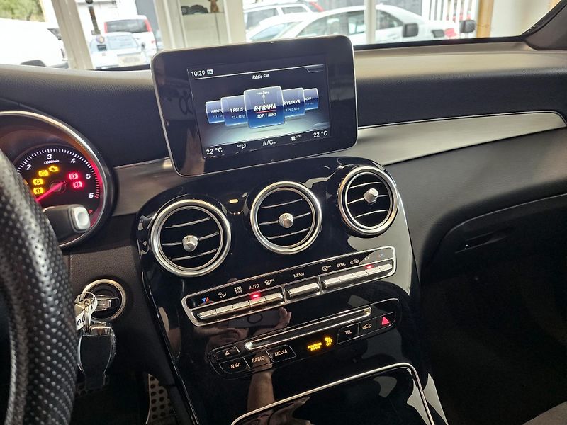Mercedes-Benz GLC 220d 4M AMG Burmester tažné - fotka 17 z 17