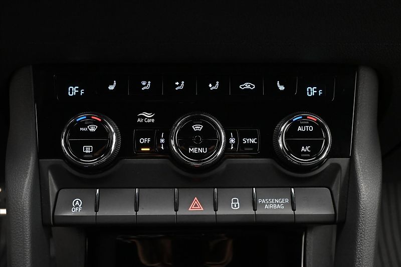 Škoda Karoq 2,0 TDI 110kW DSG 4x4 Sportlin - fotka 21 z 31