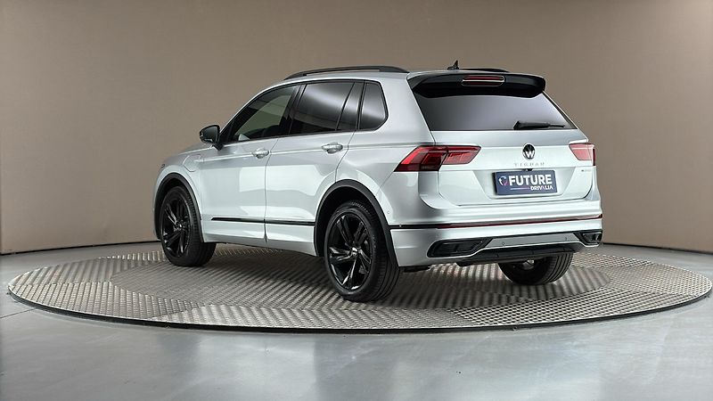 Volkswagen Tiguan 1.4 TSI PHEV DSG R-Line - fotka 2 z 33