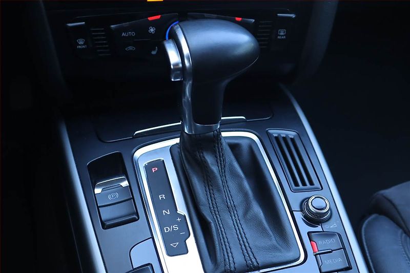 Audi A4 (2012) 3.0 TDI, 4X4, Automat - fotka 13 z 23