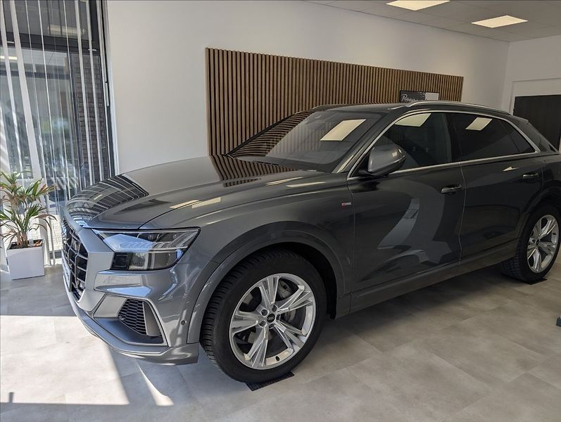 Audi Q8 E55 TFSI Quattro S-line - fotka 4 z 38