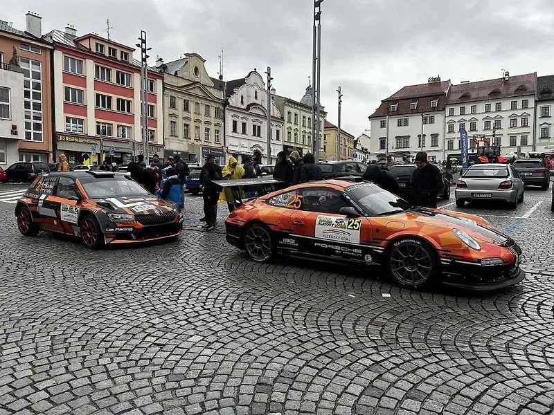 Tragédie, která se odehrála v rámci 58. ročníku Rallye Šumava, kdy po nehodě zemřela navigátorka Alena Krejčíková (41), nezasáhla jen příznivce rallye, ale její kamarády, jelikož byla na Klatovsku doma.