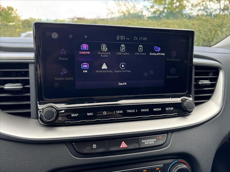 Kia Ceed 1,5 TGDi AT TOP ZÁRUKA CARPLAY - fotka 24 z 42
