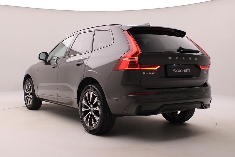 Volvo XC60 B5 AWD DARK PLUS AUT - fotka 11 z 53