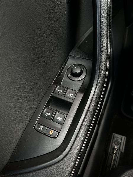 Škoda Superb 1.5TSI DSG Business 1.Maj DPH - fotka 20 z 25