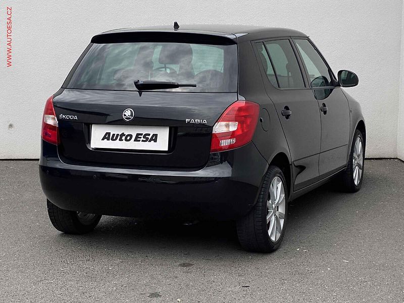 Škoda Fabia (2014) 1.2 TSi, Ambition, výhřev sed - fotka 4 z 17