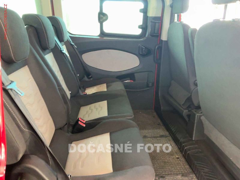 Ford Tourneo Custom (2013) 2.2TDCi 8míst, Limited, navi - fotka 5 z 6