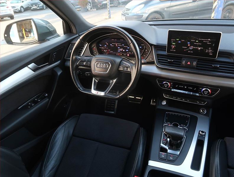 Audi Q5 (2018) S line 3.0 TDI - fotka 7 z 23