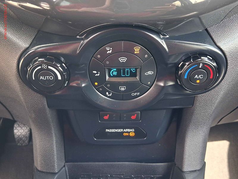 Ford EcoSport (2016) 1.0 EB, servis.kniha, AC - fotka 16 z 22
