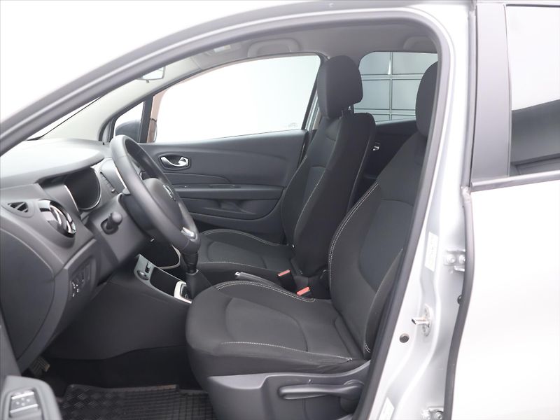 Renault Captur 0,9 TCe 66KW 1.Maj CZ Servis - fotka 11 z 26