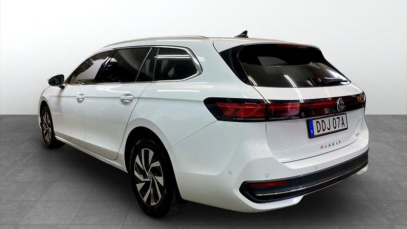 Volkswagen Passat 1.5 eTSI Webasto Tažné Kamera - fotka 4 z 14
