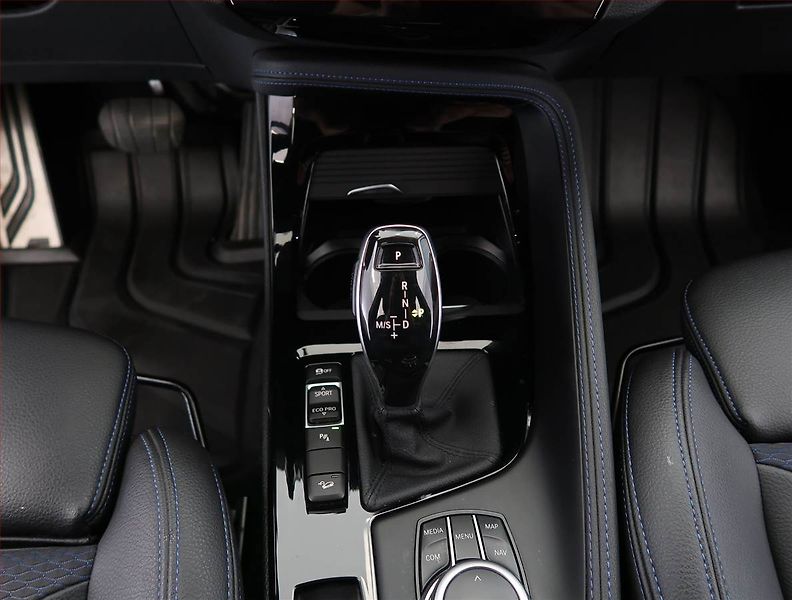 BMW X1 (2021) M Sport xDrive18d - fotka 13 z 23