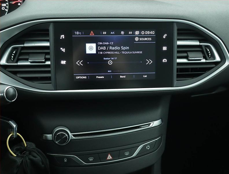 Peugeot 308 (2020) Allure 1.5 BlueHDi, Serv.kniha - fotka 12 z 16