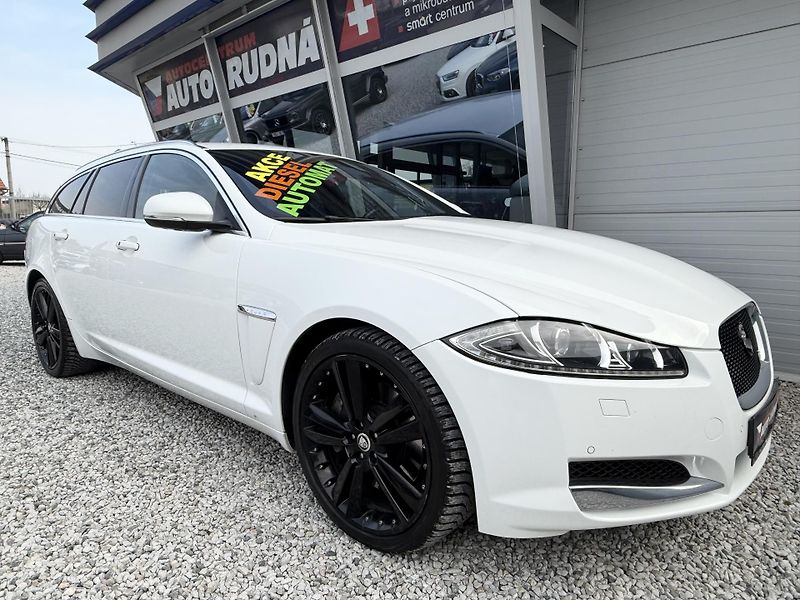 Jaguar XF 3,0 V6 Sportbrake REZERVACE - fotka 6 z 37