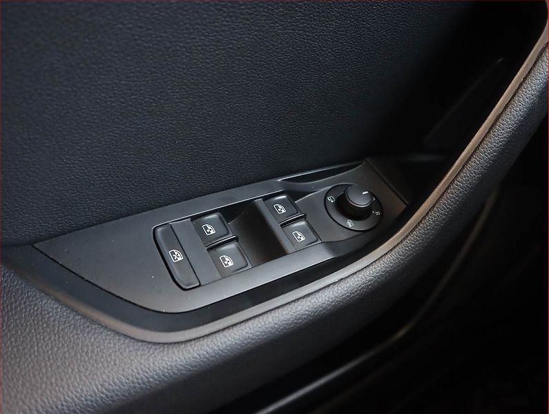 Škoda Superb (2016) 2.0 TDI, Automat, Serv.kniha - fotka 18 z 23