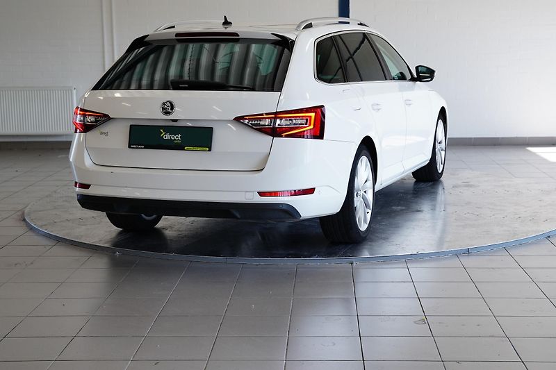 Škoda Superb - fotka 2 z 28