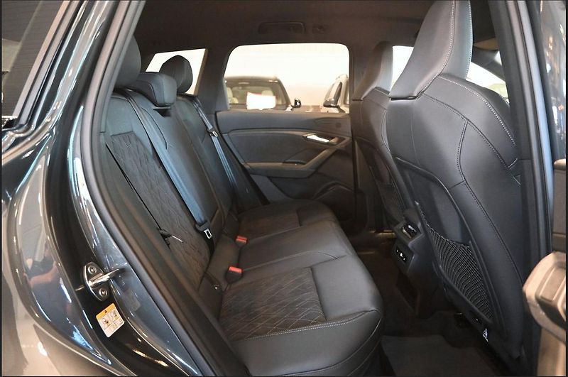 Audi Q6 e-tron S Line 83kWh 360kam - fotka 14 z 25