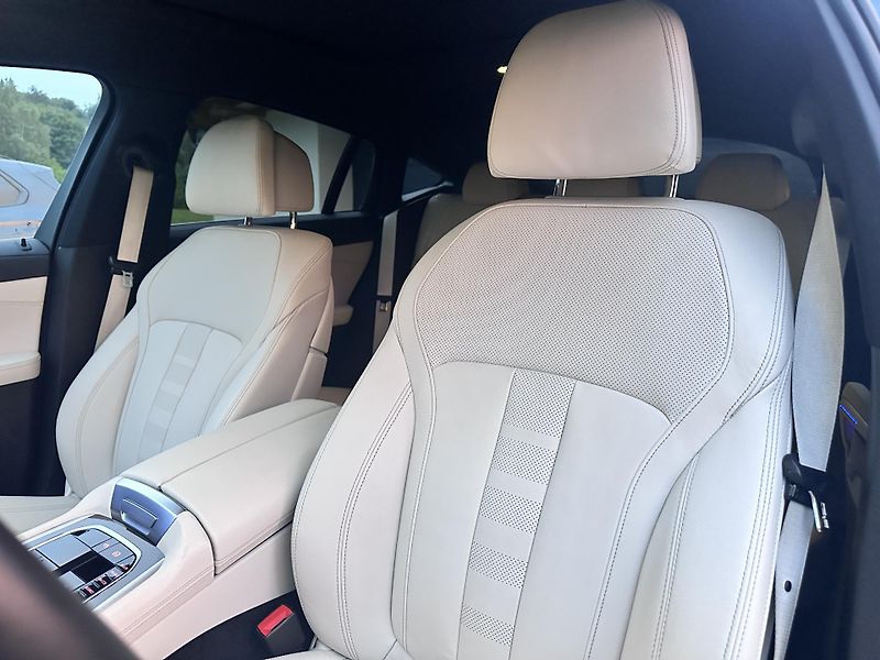 BMW X6 (2021) BMW X6 x Drive 30 d , M packet - fotka 6 z 21