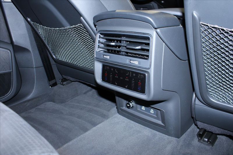 Audi SQ7 TFSi quattro Competition Plus - fotka 36 z 41