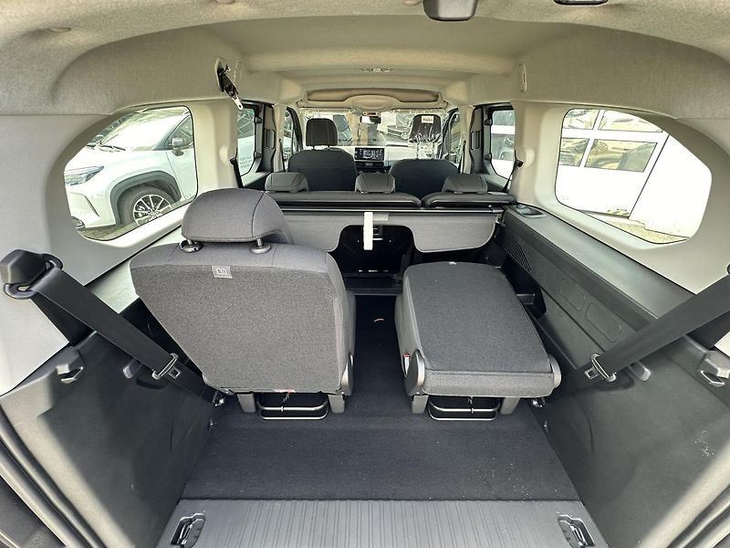Toyota ProAce City Verso (2026) 1.5D-6M/T - LONG 7S BUSINESS - fotka 16 z 22