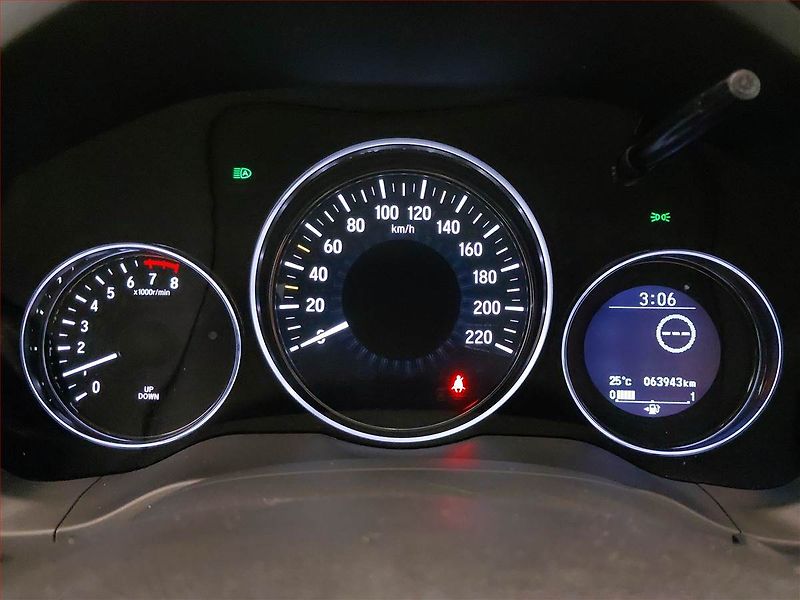 Honda HR-V (2019) Elegance 1.5 i-VTEC, ČR,1.maj - fotka 11 z 20