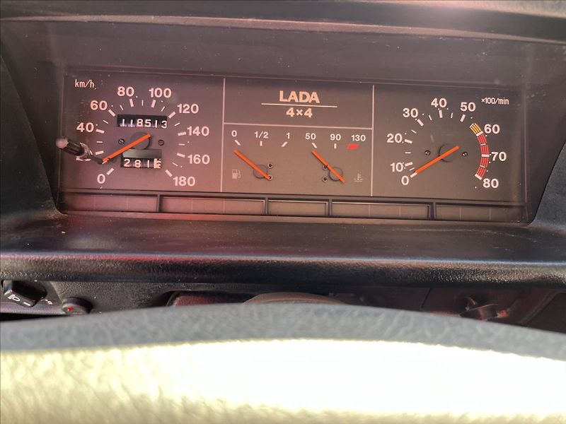 Lada Niva 1,7 i PRAKTIK 2MÍSTA 4x4 TAŽNÉ - fotka 17 z 30